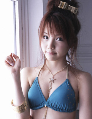 
Reina Tanaka very cute in bikini
 